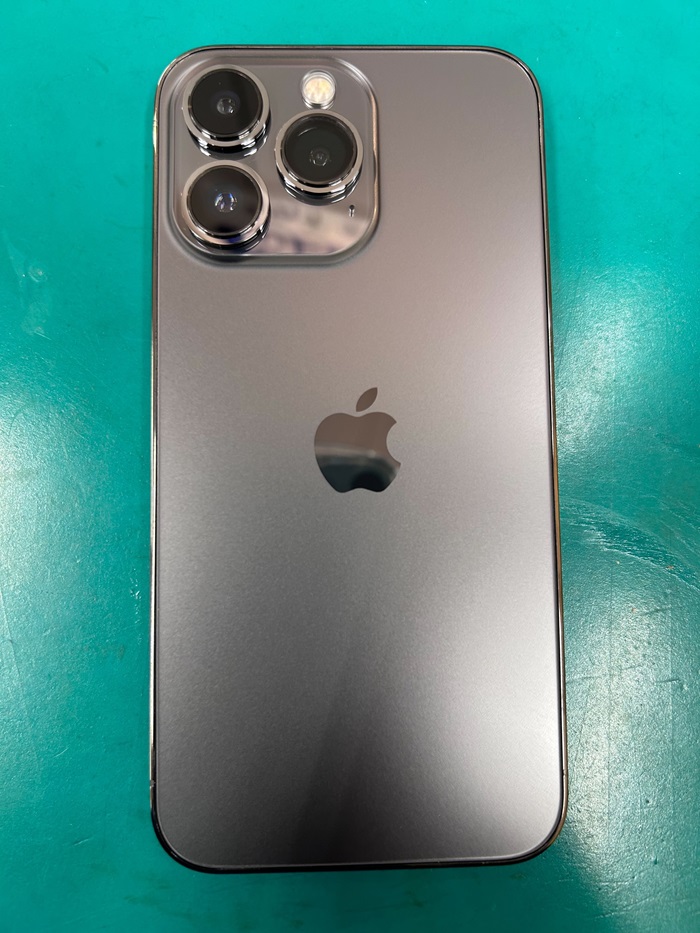 まちスマ豊川店】 iphone13pro 背面が割れてしまった！😭💦背面交換